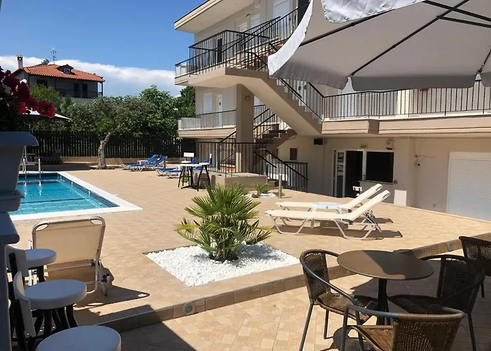 Brother's House Aparthotel