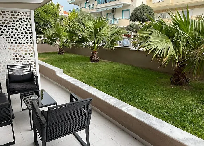 Brother's House Aparthotel Kallithea (Chalkidiki)