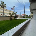 Brother's House Aparthotel