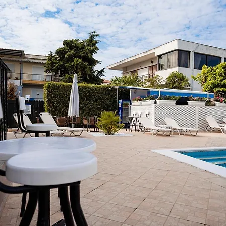 Brother's House Apartmanhotel 3*