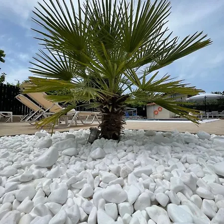 Brother's House Apartmanhotel