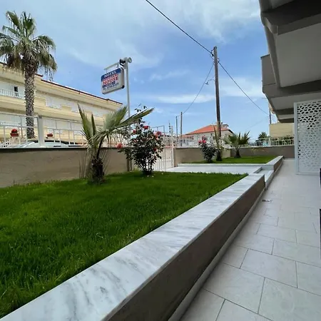 Brother's House Apartmanhotel