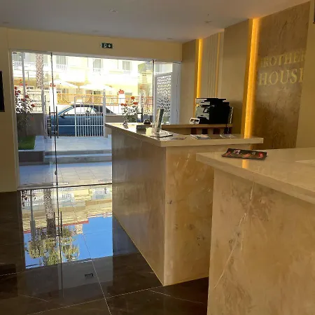Brother's House Apartmanhotel Kallithea (Chalkidiki)