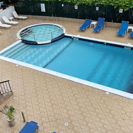 Brother's House Apartmanhotel 3*