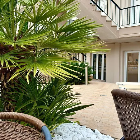 Brother's House Hotel de apartamente 3*