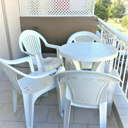 Brother's House 3* Kallithea (Chalkidiki)