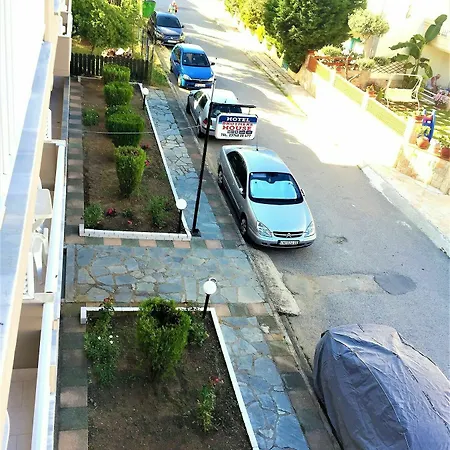 Apartmanhotel Brother's House 3*