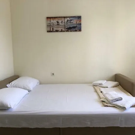 Apartmanhotel Brother's House 3*