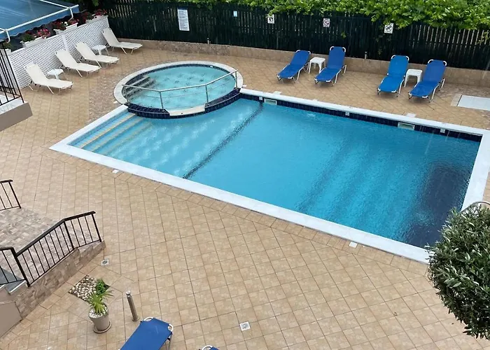 Brother's House 公寓式酒店 3*